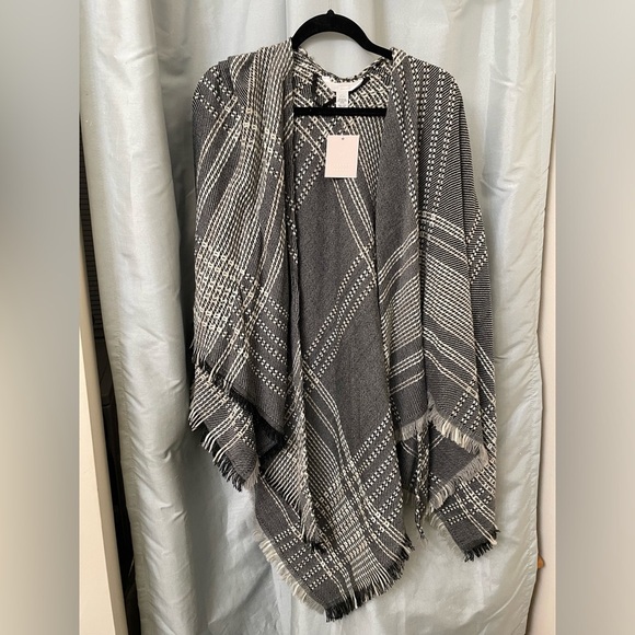 Brand new poncho/cover one size fits all - Picture 2 of 6